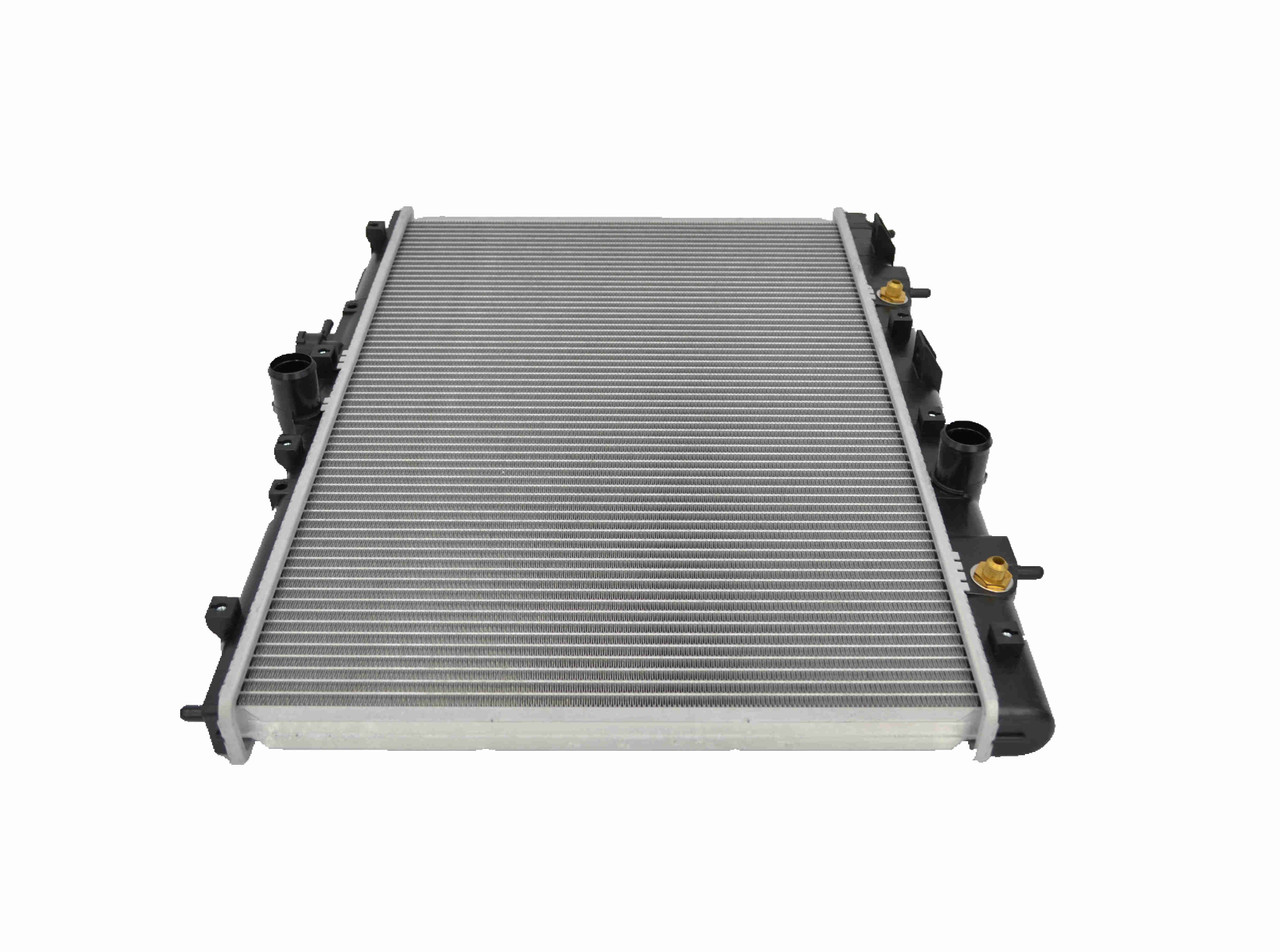 Radiator for Mitsubishi Pajero IO QA  from 1998 to 2002 New Auto Manual 1.6L 1.8L 2.0L 99 00 01