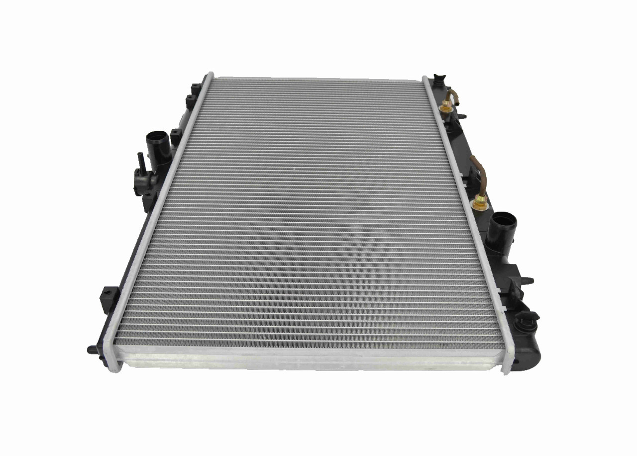 Radiator for Mitsubishi Outlander ZE/ZF from 2002 to 2006 New Auto Manual Three Fan Mounts 03 04 05 06