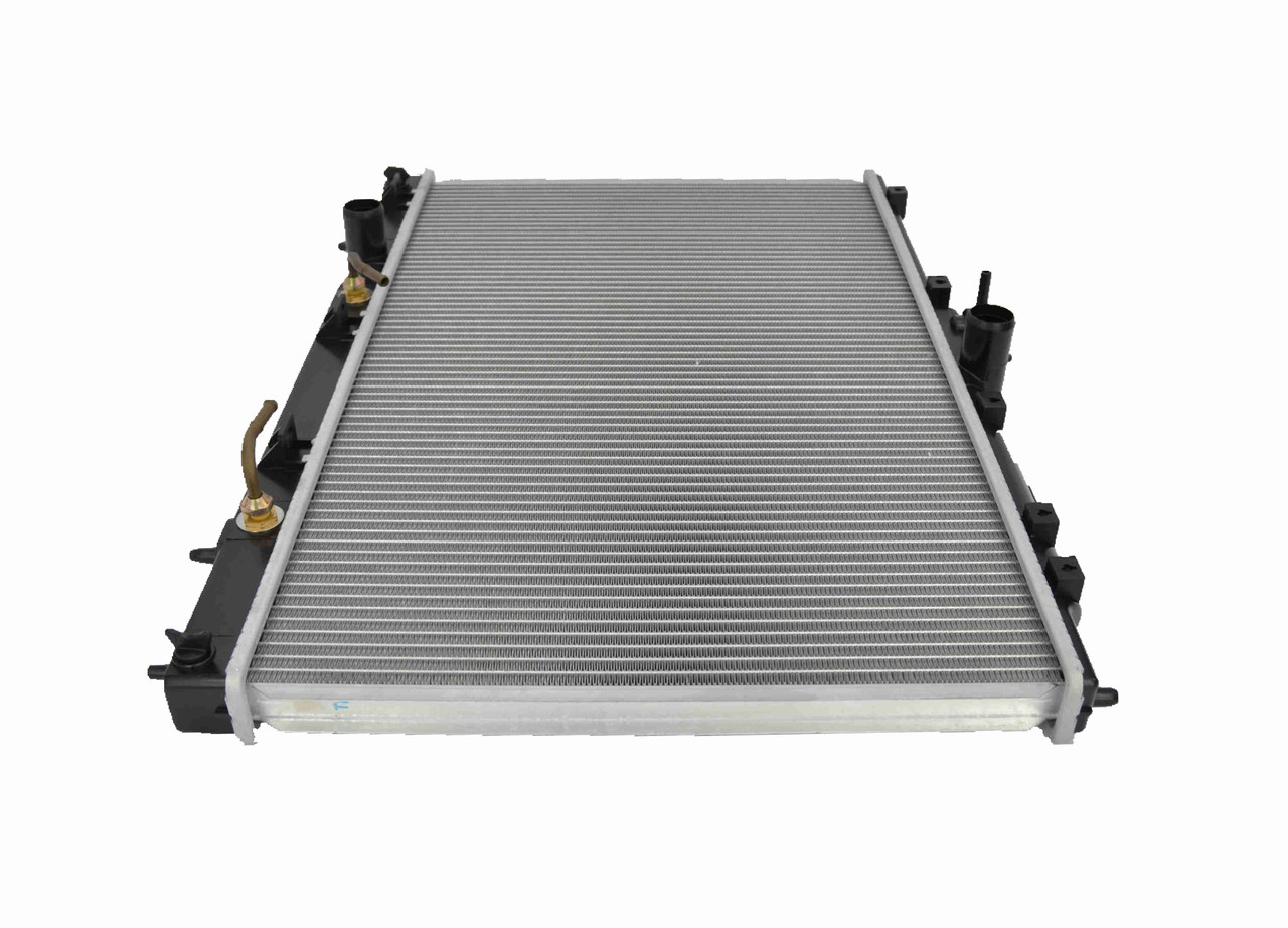 Radiator for Mitsubishi Outlander ZE/ZF from 2002 to 2006 New Auto Manual Three Fan Mounts 03 04 05 06