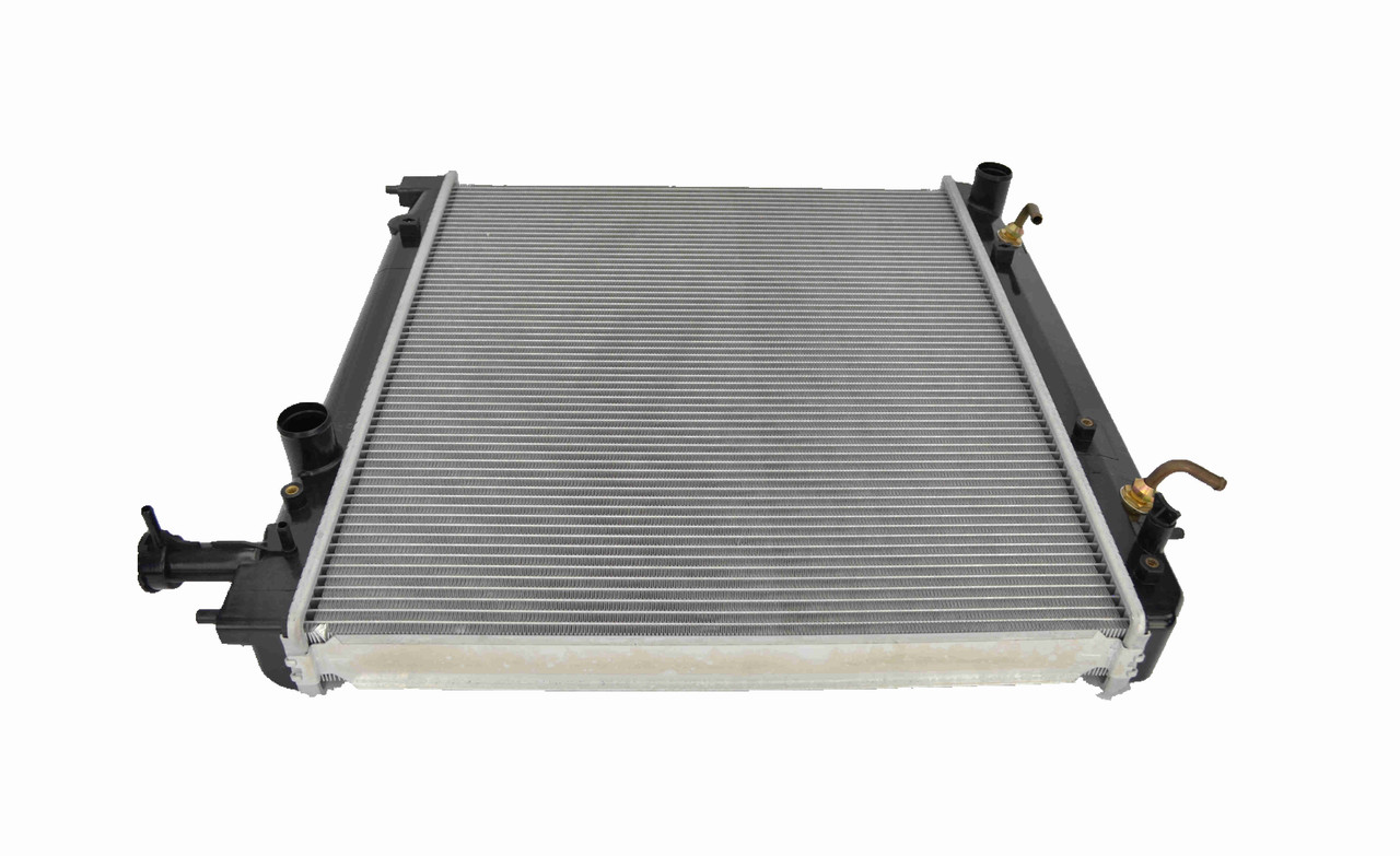 Radiator for Toyota Hiace Regius Touring KCH40/46 from 1999 to 2002 New Auto Manual 3.0L Diesel 00 01
