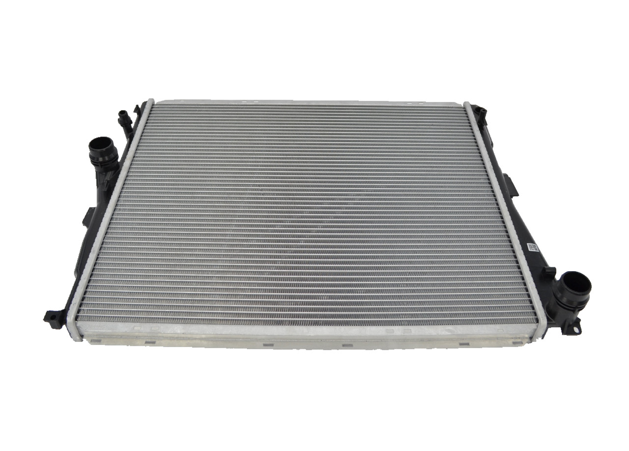 Radiator for BMW E83 X3 from 2004 to 2010 Auto Manual 05 06 07 08 09 "16mm hose on outlet"