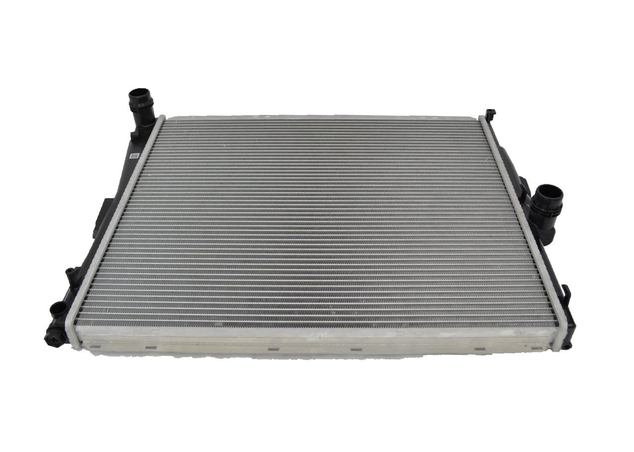 Radiator for BMW E83 X3 from 2004 to 2010 Auto Manual 05 06 07 08 1.8L 2.0L 2.5L 3.0L 3.3L