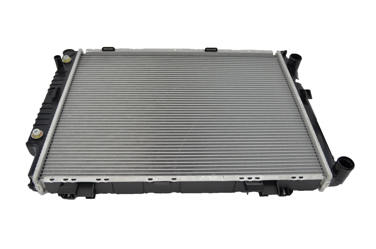 Radiator for Mercedes-Benz E Class W210 E280 E320 4-Matic from 1995 to 2002 Auto Manual 96 97 98 99 00 01