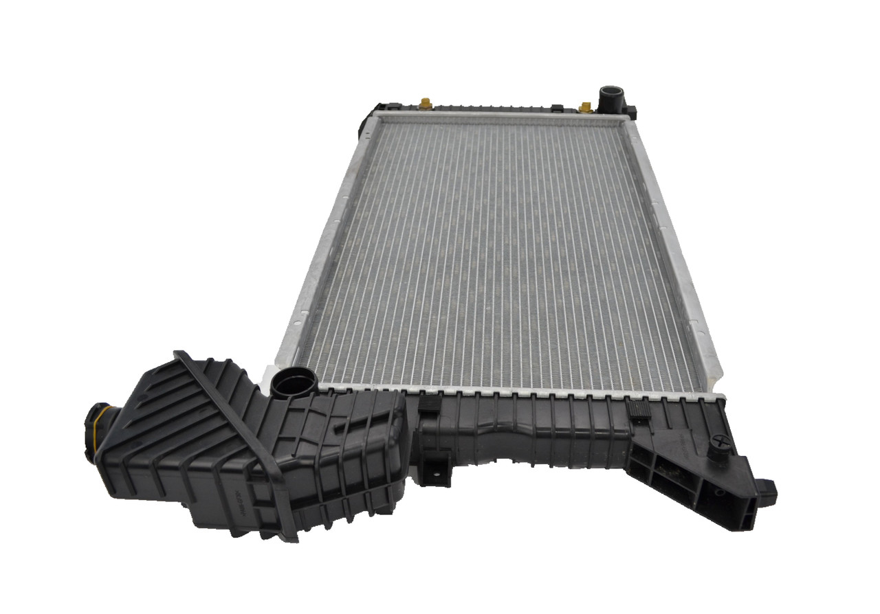 Radiator for Mercedes-Benz Sprinter W901 W902 W903 W904 W905 1995-2006 Auto Manual VAN  96 97 98 99 00