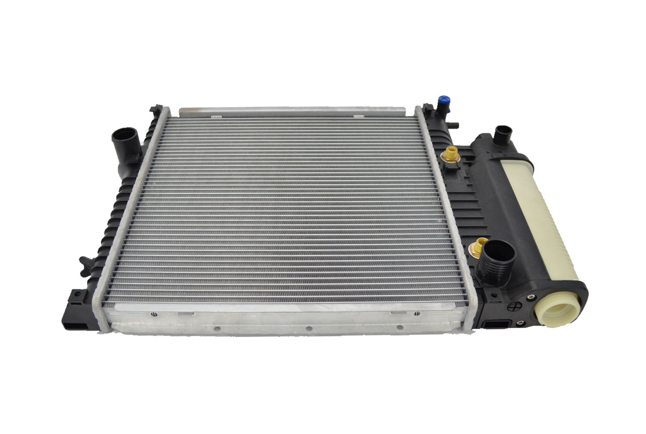 Radiator for BMW E36 3 Series 1990-2000 Auto Manual 316i 318i 320i 323i 328i M3 90 91 92 93 94
