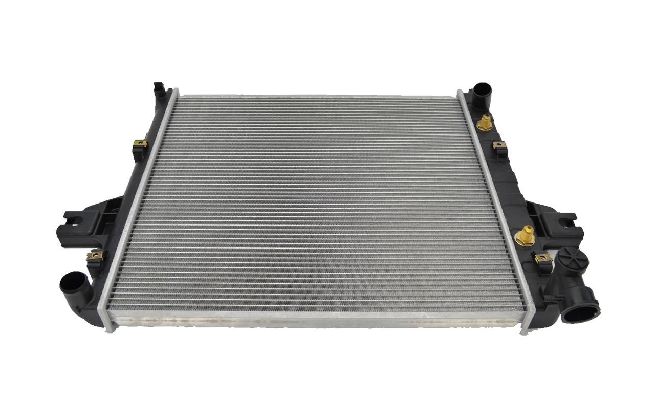 Radiator for Jeep Grand Cherokee WJ WG 06/99-06/05 Auto Manual 4.0L 6Cyl 00 01 02 03 04