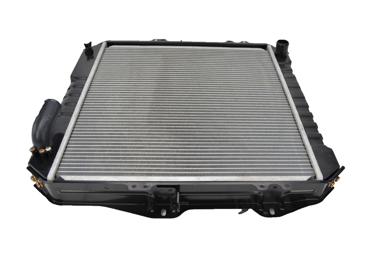 Radiator For Toyota Hilux LN106 LN107 LN111 2.8L Diesel 88-97 Manual 89 90 91 92 93 94 95 96