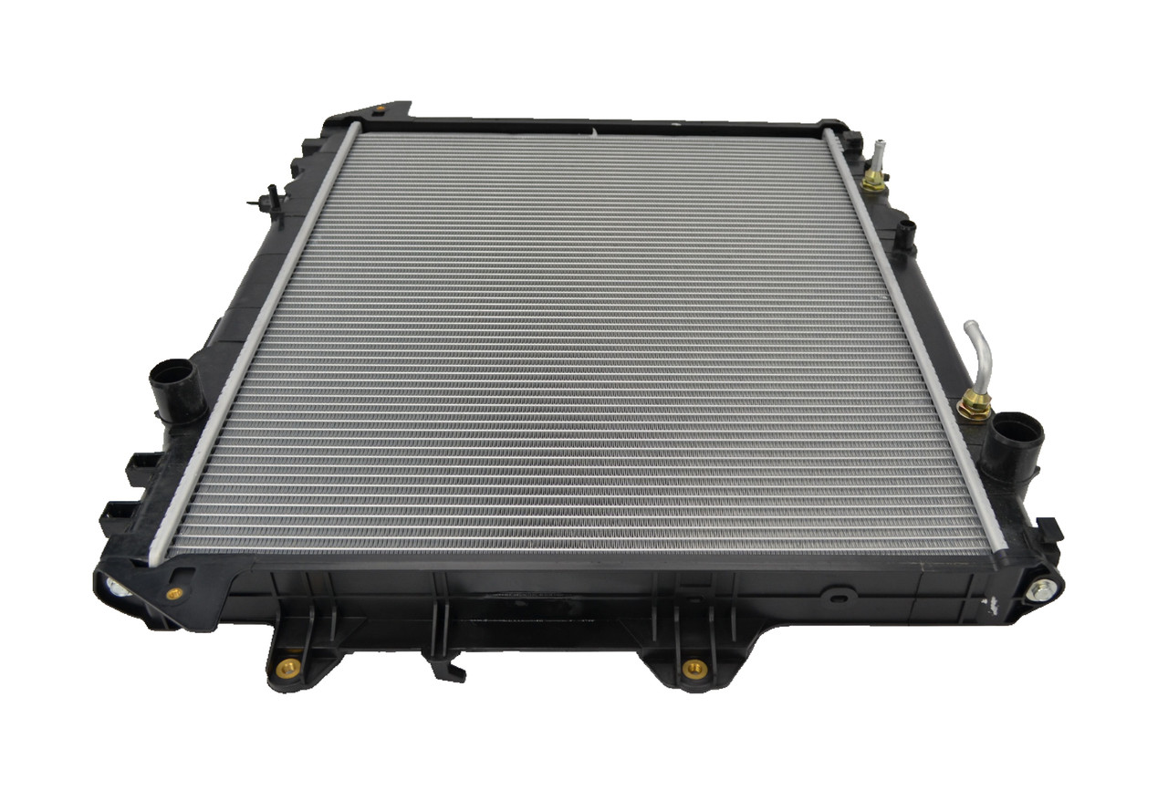 Radiator For Toyota Hilux KUN16 KUN26 3.0L 02/05-04/15 DIESEL 4Cyl 06 07 08 09 10 11 12 13 14