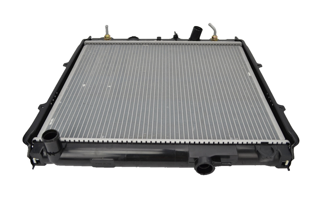 Radiator For Toyota Hilux 10/97-01/05 RZN147 RZN149 RZN154 2.7L Petrol 475mm 98 99 00 01 02 03 04