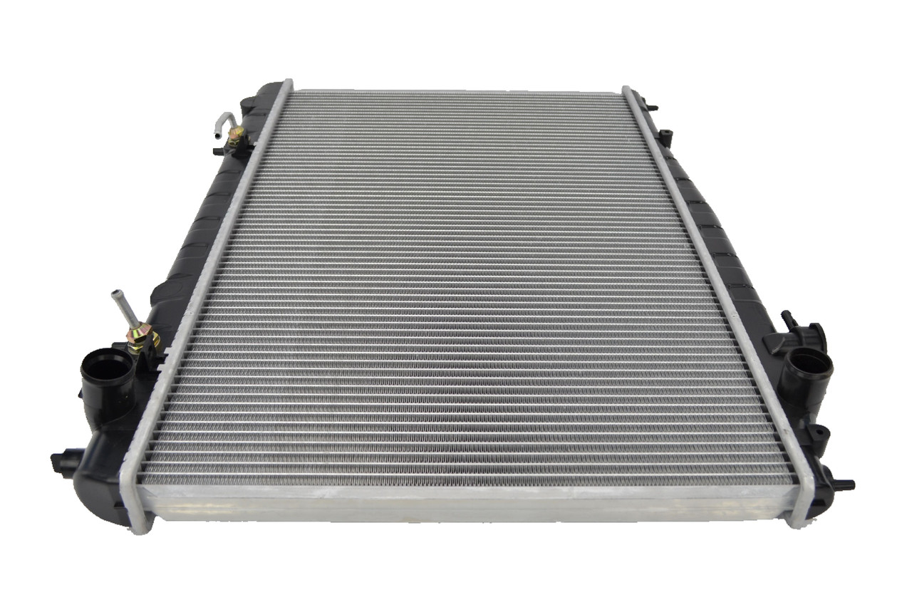 Radiator for Nissan Navara D22 1997-2005 3.0L Turbo Diesel 3.3L Petrol V6 Auto Manual 98 99 00 01 02 03 04