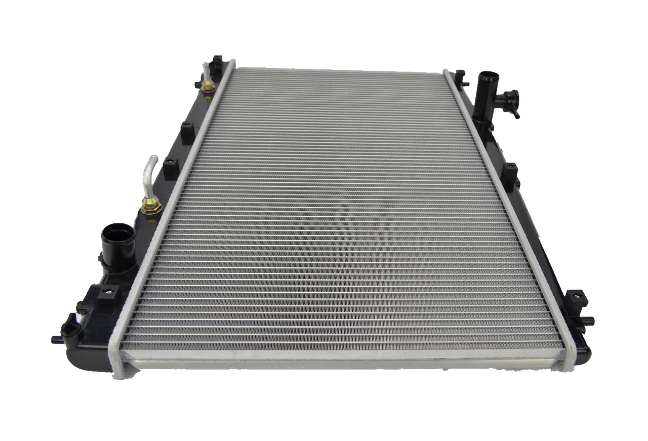 Radiator for Toyota Avensis Verso ACM20/21 10/01-12/09 Auto Manual 2.0L 2.4L 02 03 04 05 06 07 08