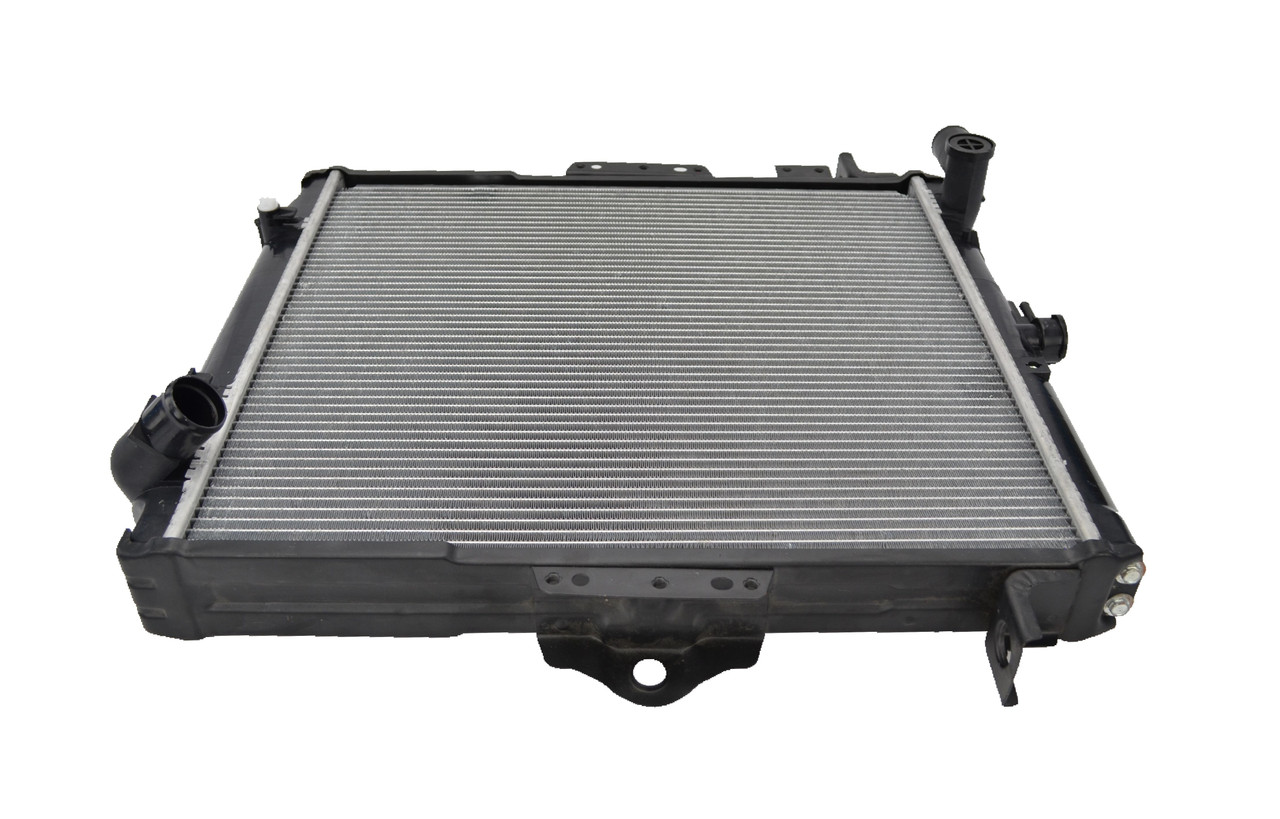 Radiator for Toyota Landcruiser HZJ78/79 70 Series 99-06 Manual Diesel 4.2L 00 01 02 03 04 05