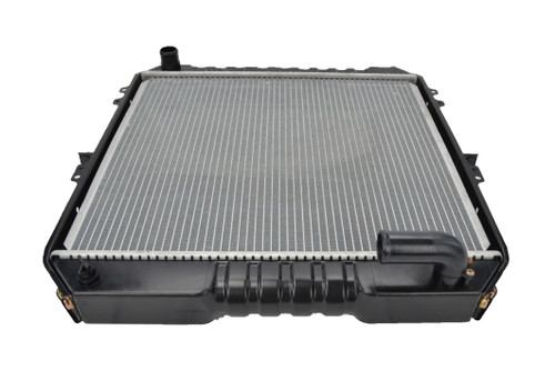 Radiator For Toyota Hilux LN106 LN107 LN111 2.8L Diesel 88-97 Manual 89 90 91 92 93 94 95 96