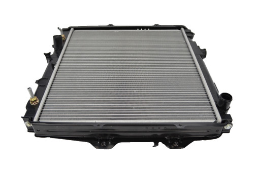 Radiator For Toyota Hilux 10/97-01/05 RZN147 RZN149 RZN154 2.7L Petrol 475mm 98 99 00 01 02 03 04