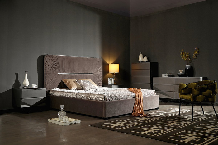 VIG Furniture VGVCBD1903-GRY Modrest Duke Modern Grey Velvet & Black Gun Chrome Bed