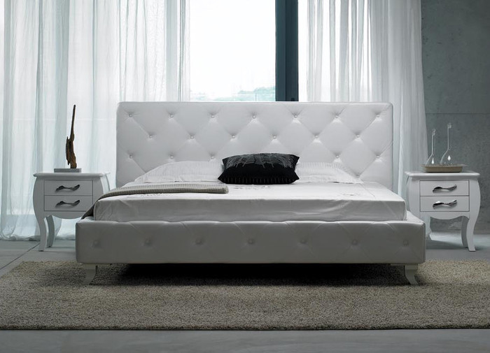 Queen Monte Carlo Modern White Leatherette Bed With Crystals VGJYMONTECARLO-WHT-C-Q