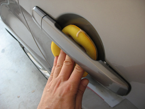 How to remove scratches from car door handles - Autosmart