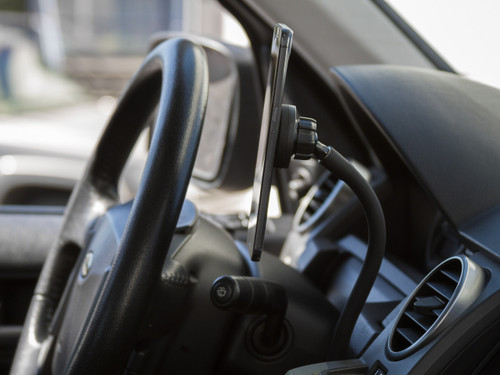 The CravenSpeed Gemini Phone Mount - Bolted Scissor Version installed in a Land Rover LR3
