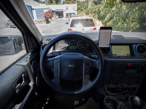 The CravenSpeed Gemini Phone Mount - Bolted Scissor Version installed in a Land Rover LR3
