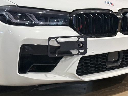 The Platypus License Plate Mount for BMW 5 Series 7th gen (G30, F90) 2017 to 2023 2021-2023 M5/M550i (LCI)