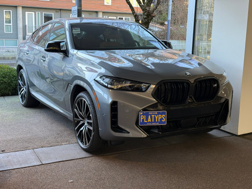 The Platypus License Plate Mount shown on a 2025 BMW X5 M60i (facelift). This kit is designed to fit the 2024+ BMW X6 only. Please see our other listing if you own a 2020-2023 BMW X6. 