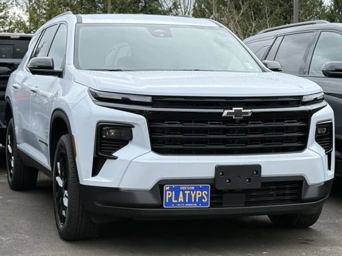 The Platypus License Plate Mount shown on a 2026 Chevy Traverse LT

Due to the styling of the upper grille on the LT and High Country trims, The Platypus needs to be mounted to the lower grille (as shown). 