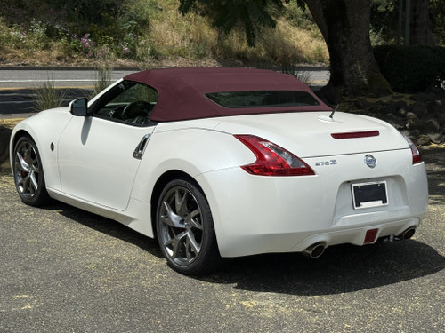 Only compatible with the Roadster (convertible) 370Z. 