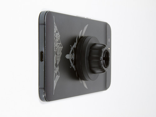 Magnetic base attached to a Nexus 6P