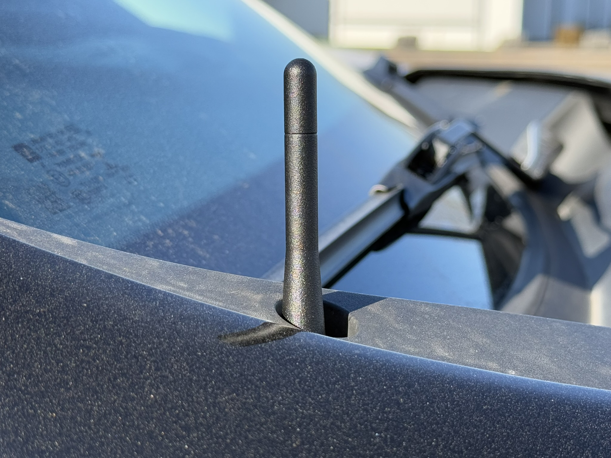 https://cdn11.bigcommerce.com/s-351ed/images/stencil/{:size}/products/11447/77219/the_stubby_antenna_for_chevrolet_silverado_1500_4th_gen_original_NYQGR3R_11447__50385.1678821519.jpg?c=2