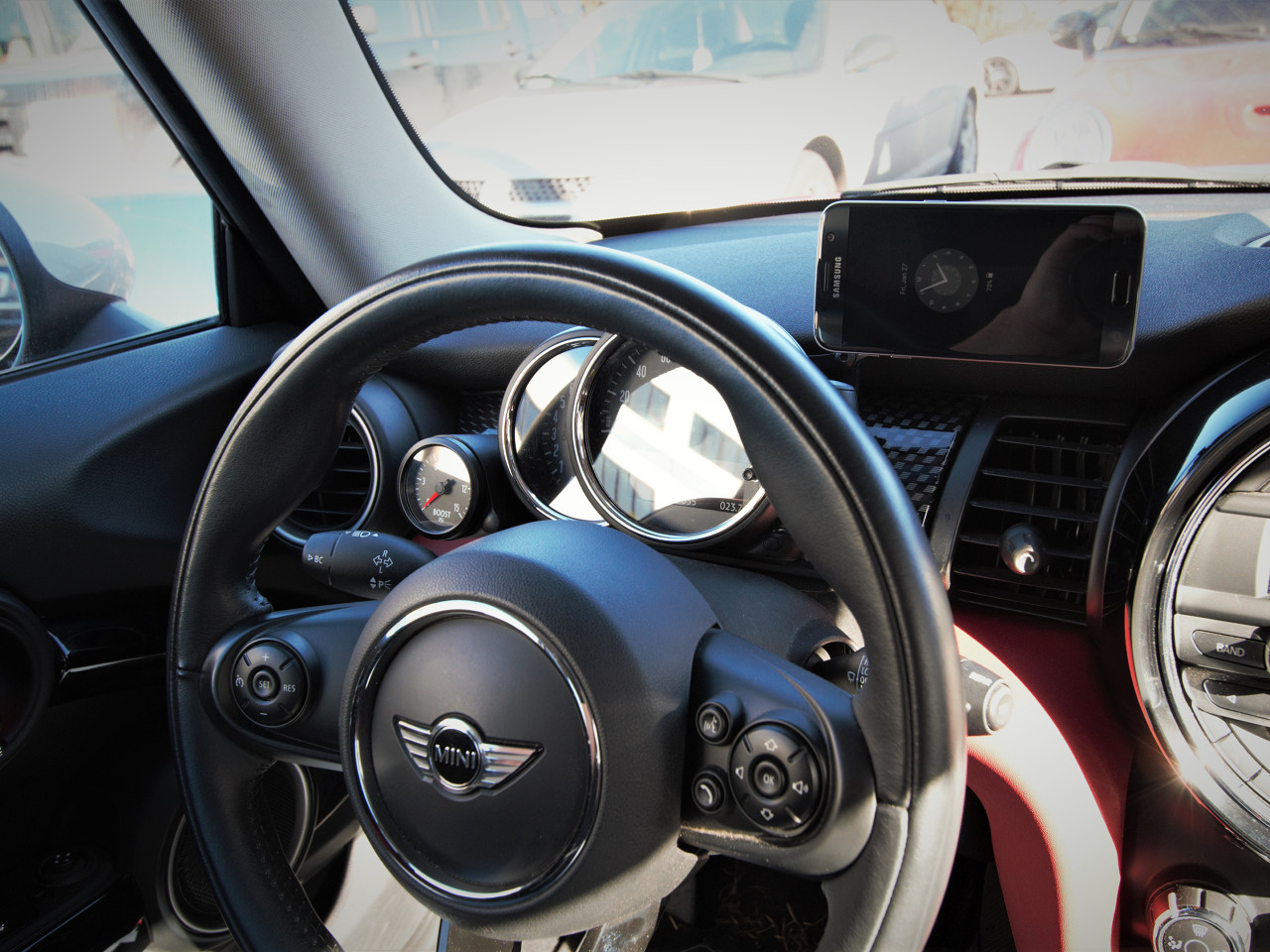 The Gemini Phone Mount for MINI Cooper F56 2014 to 2024 Analog Cluster - Magnet