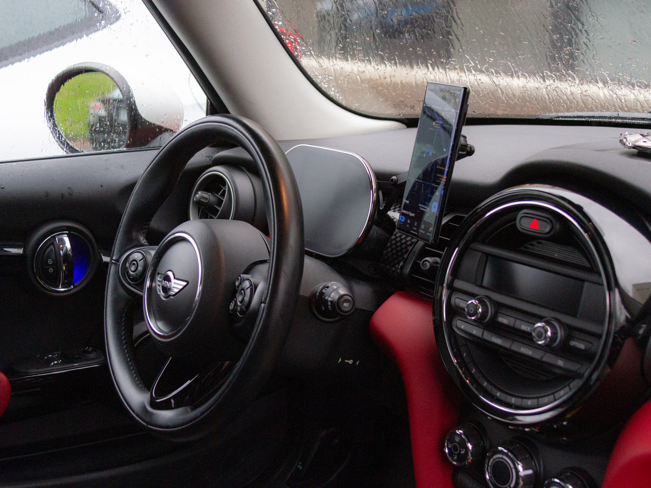 The Gemini Phone Mount for MINI Convertible F57 2016 to 2023 Digital Cluster - MagSafe