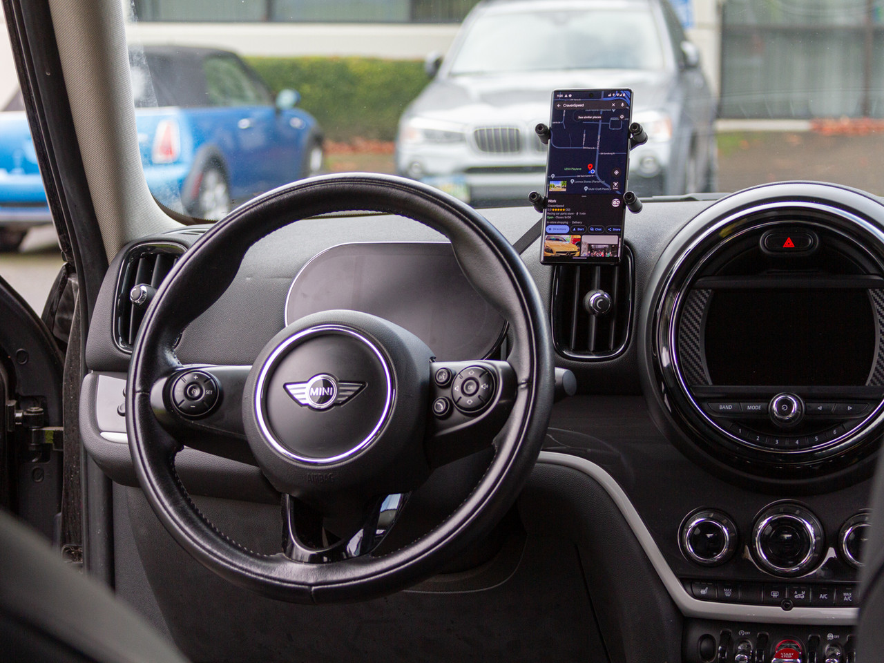 The Gemini Phone Mount for MINI Clubman F54 2016 to 2024 Digital Cluster - Scissor