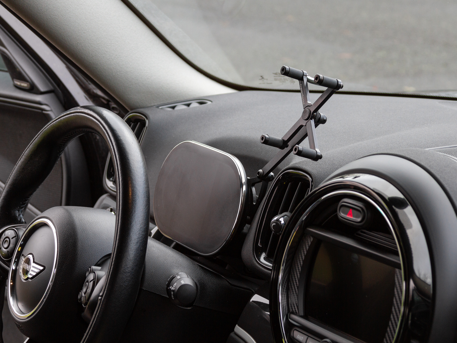 The Gemini Phone Mount for MINI Countryman F60 2017 to 2025 Digital Cluster - Scissor