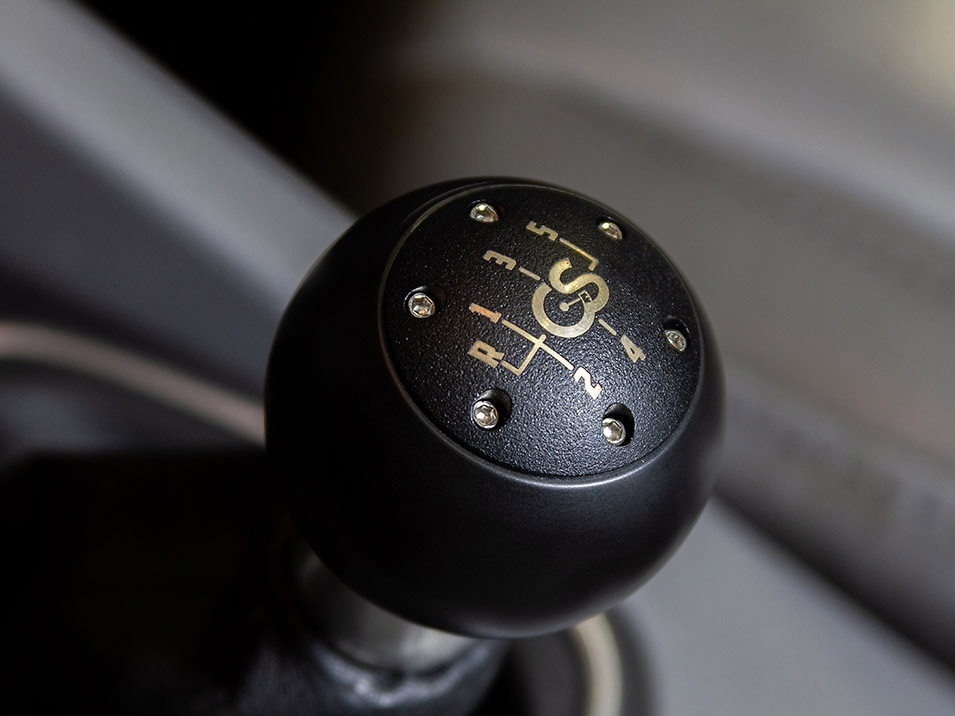 Shift Knob for Volkswagen Rabbit GTI A5 Typ 1K 2006 to 2009 5-Speed Black