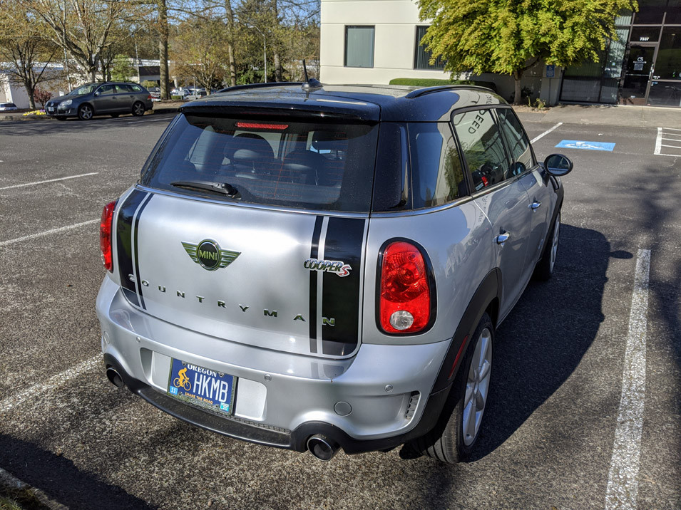 https://cdn11.bigcommerce.com/s-351ed/images/stencil/{:size}/products/19841/85630/decal_sets_for_mini_countryman_r60_boot_split_stripes_debadged_gloss_black_PDYQ3Z6_19841__60844.1679007745.jpg?c=2