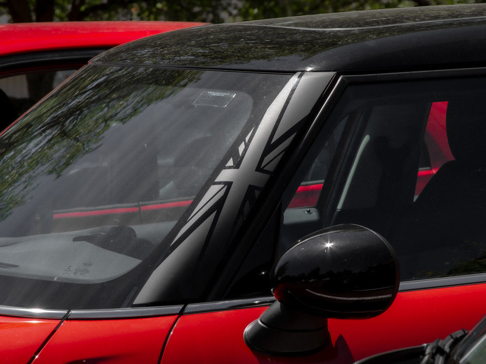 https://cdn11.bigcommerce.com/s-351ed/images/stencil/{:size}/products/19916/85900/decal_sets_for_mini_cooper_f55_union_jack_a-pillar_matte_white_6K21NIA_19916__76219.1679008625.jpg?c=2
