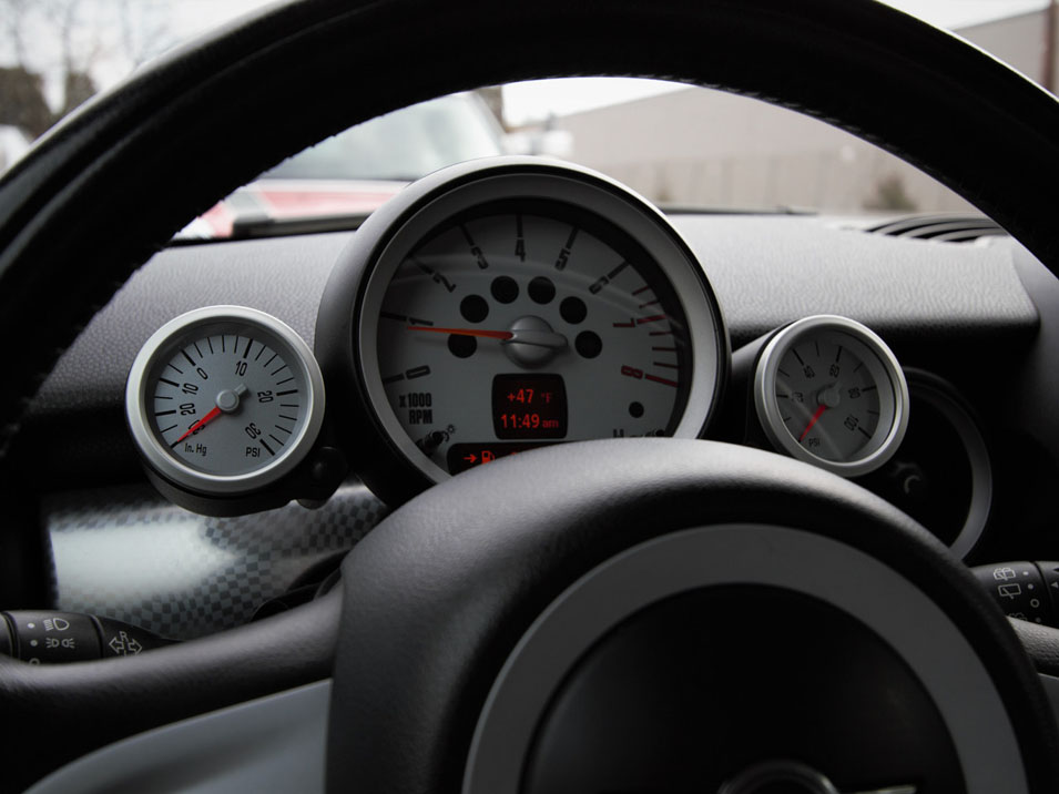 Performance Gauges by Marshall Boost/Vaccuum and Oil Pressure installed on R56 MINI Cooper