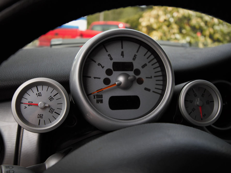 Performance Gauges by Marshall Boost/Vaccuum and Oil Pressure installed on R53 MINI Cooper