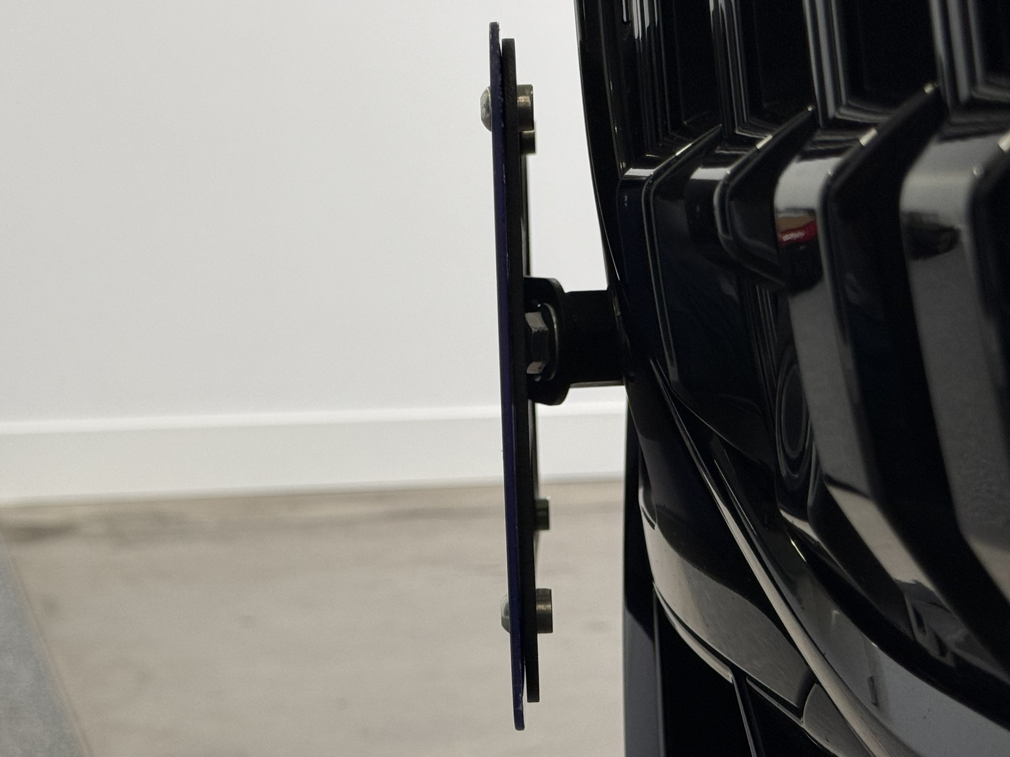 The Platypus License Plate Mount for BMW 7 Series G70 2023 to 2025