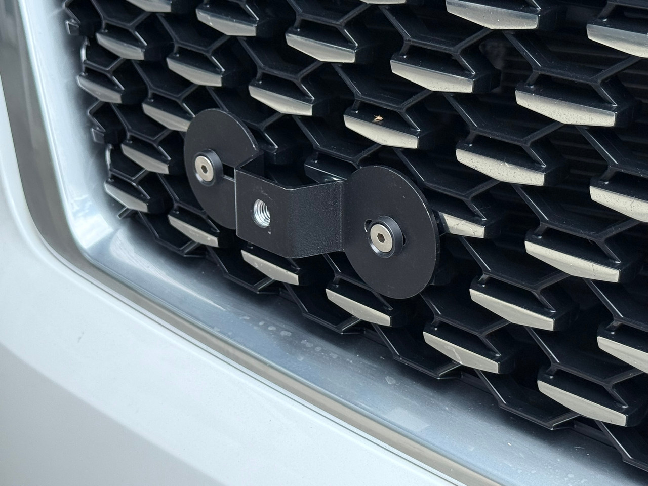 The Platypus License Plate Mount for Cadillac Escalade 2nd gen 2002 to 2006