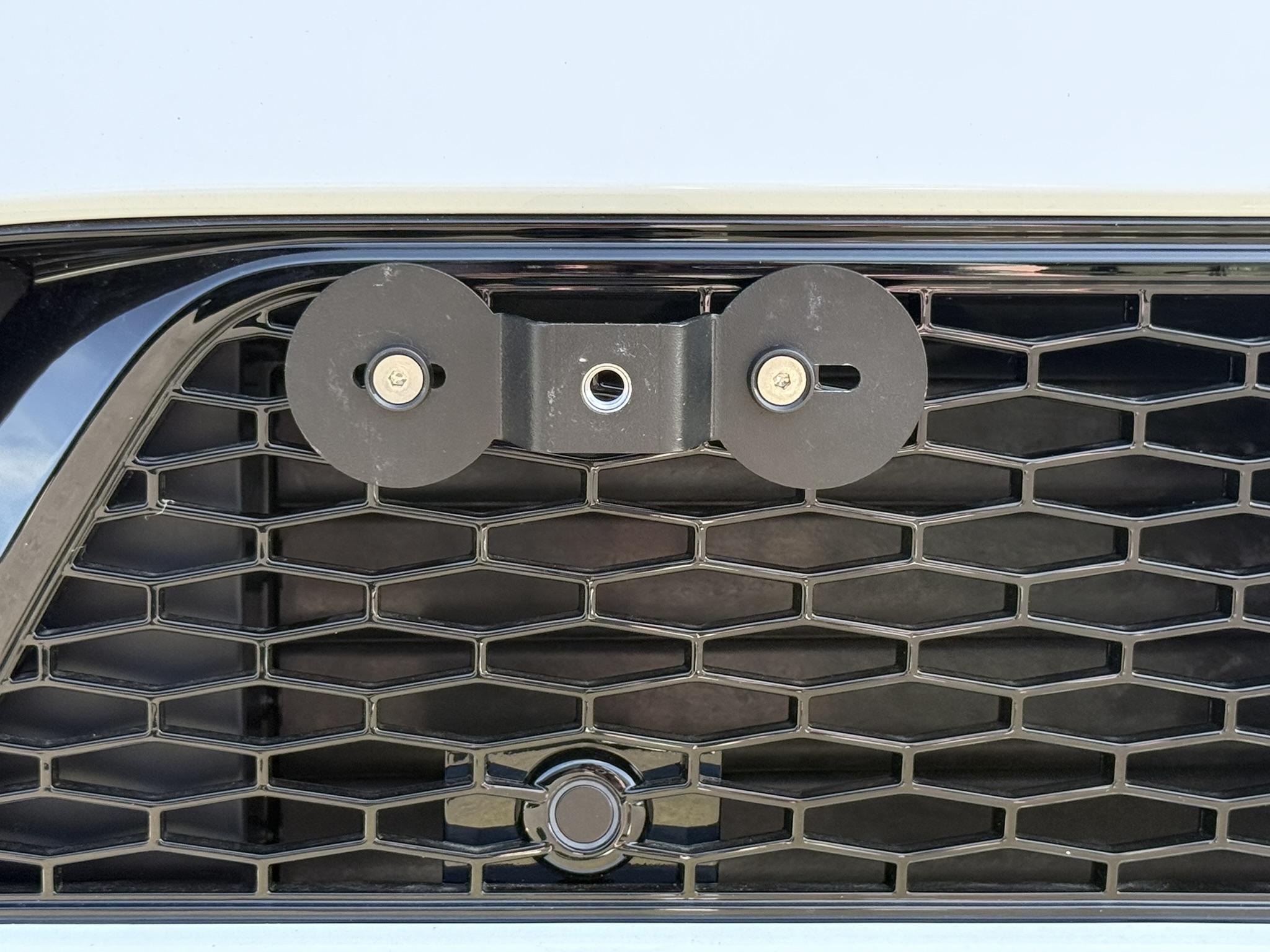 The Platypus License Plate Mount for Land Rover Discovery Sport 2nd gen 2020 to 2025