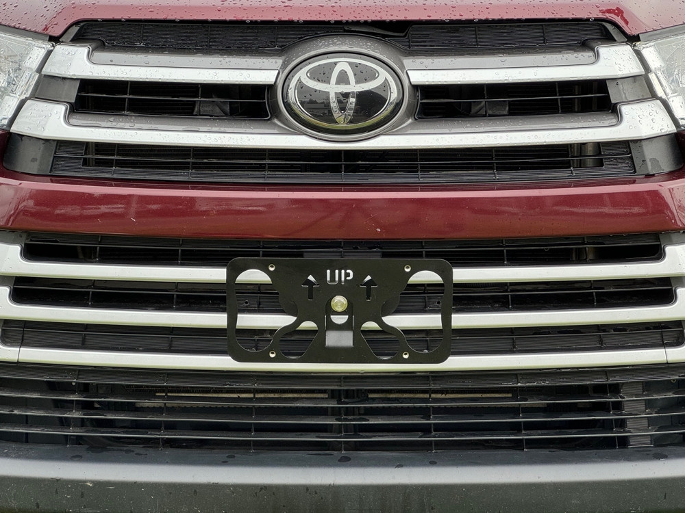 The Platypus License Plate Mount for Toyota Corolla 8th gen E110 1998 to 2002