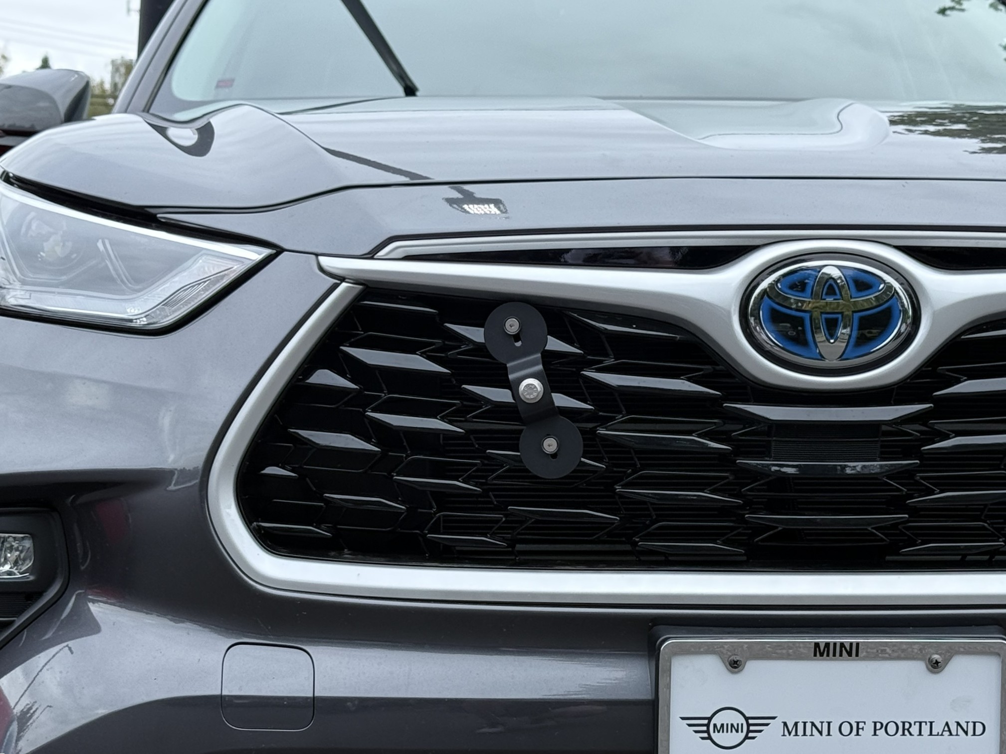 The Platypus License Plate Mount for Toyota Highlander Hybrid 4th gen XU70 2020 to 2025