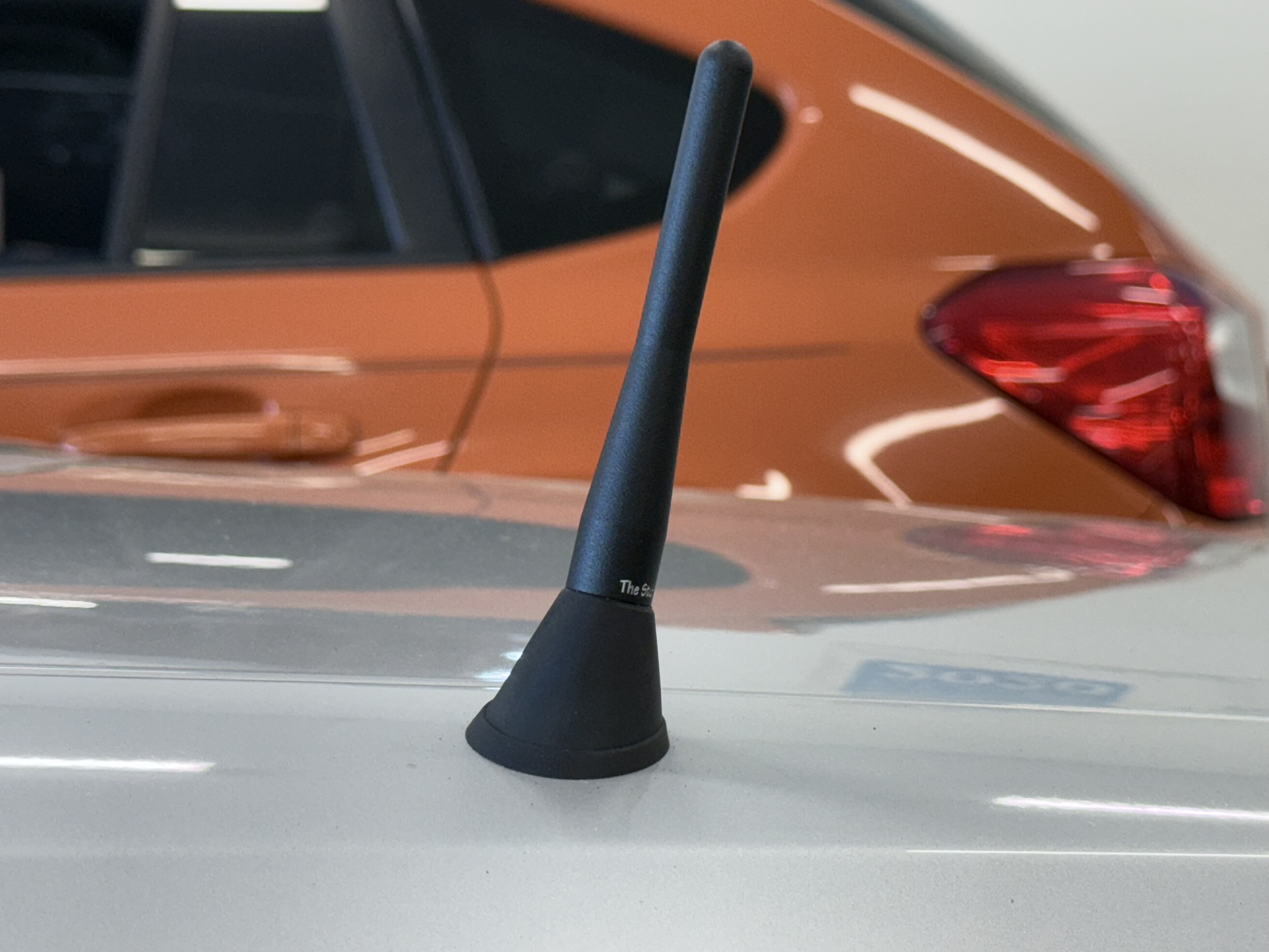 https://cdn11.bigcommerce.com/s-351ed/images/stencil/{:size}/products/25341/169271/the_stubby_antenna_for_bmw_3_series_e46_1999_to_2006_convertible_original_UGCZ4XA_25341__69839.1746808548.jpg?c=2