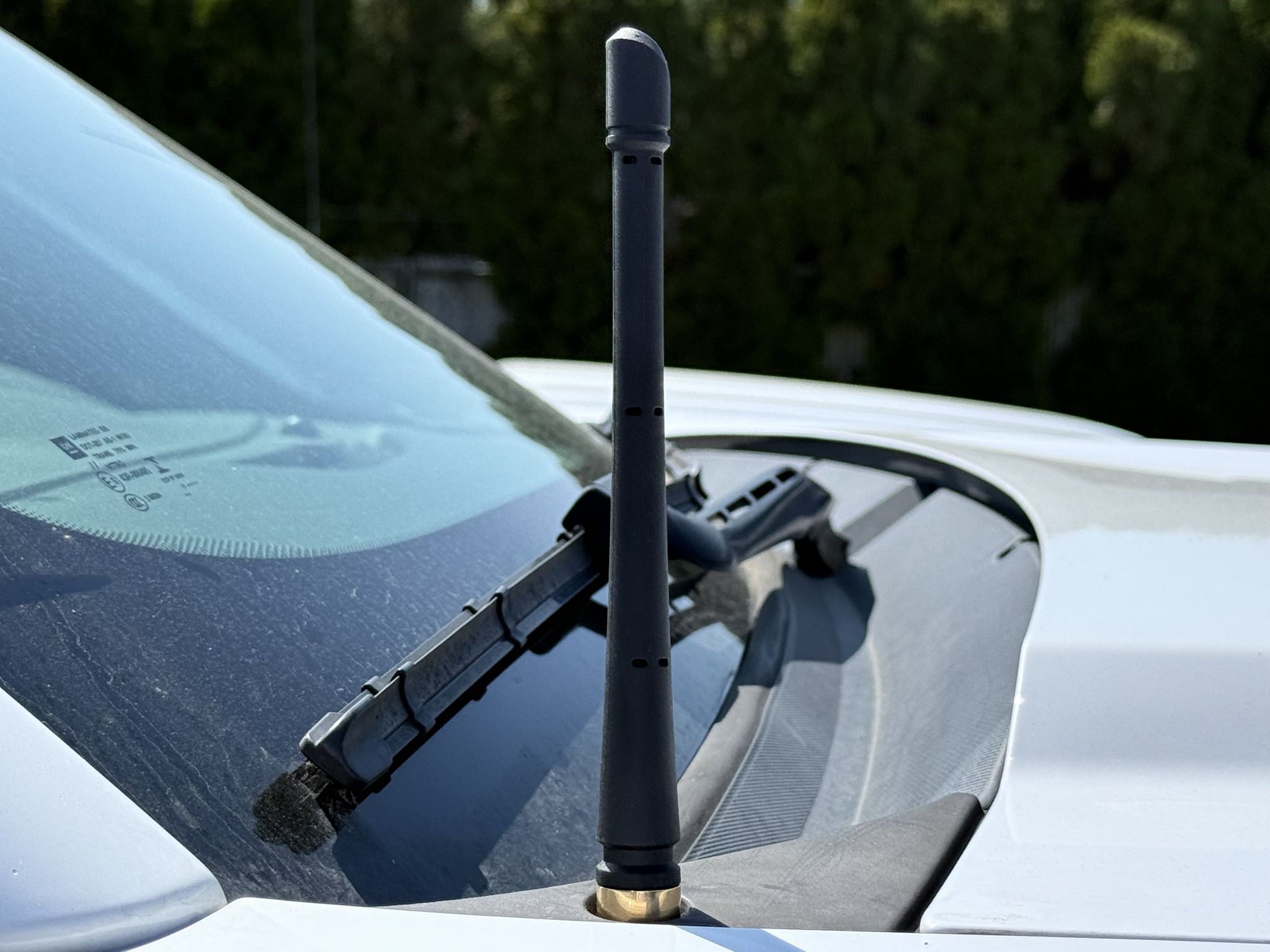 https://cdn11.bigcommerce.com/s-351ed/images/stencil/{:size}/products/28805/281538/the_stubby_antenna_for_gmc_sierra_1500_4th_gen_2014_to_2018_flex_061NVO8_28805__14671.1745612771.jpg?c=2