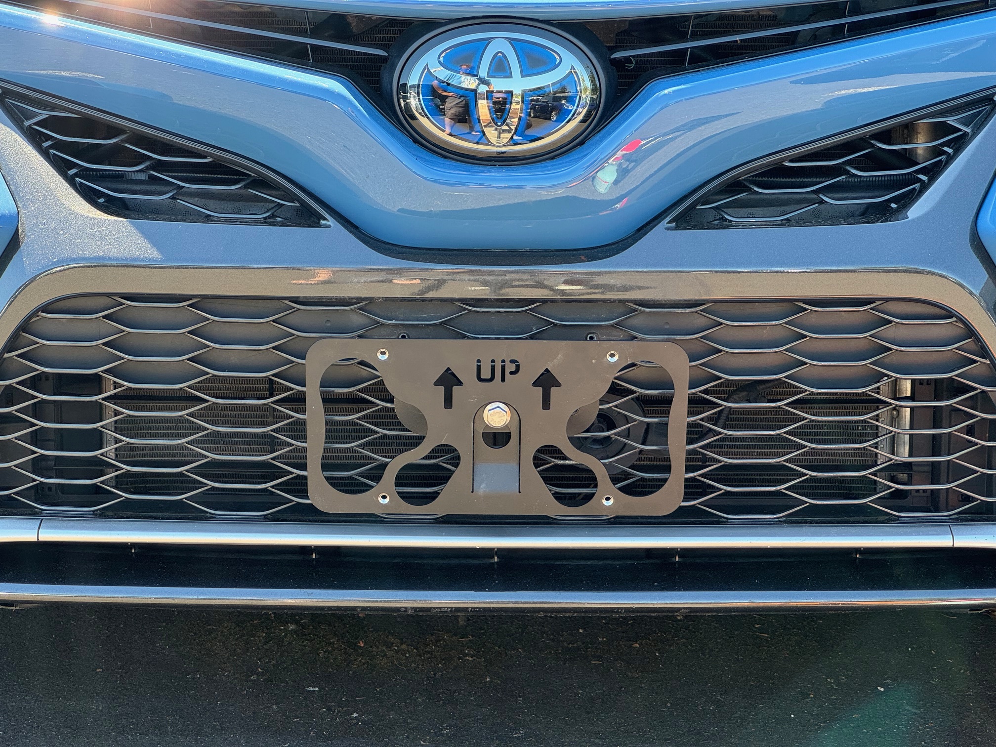 https://cdn11.bigcommerce.com/s-351ed/images/stencil/{:size}/products/29286/264483/the_platypus_license_plate_mount_for_toyota_camry_8th_gen_xv70_2022_to_2024_0ZFLOIL_29286__42712.1729884713.jpg?c=2