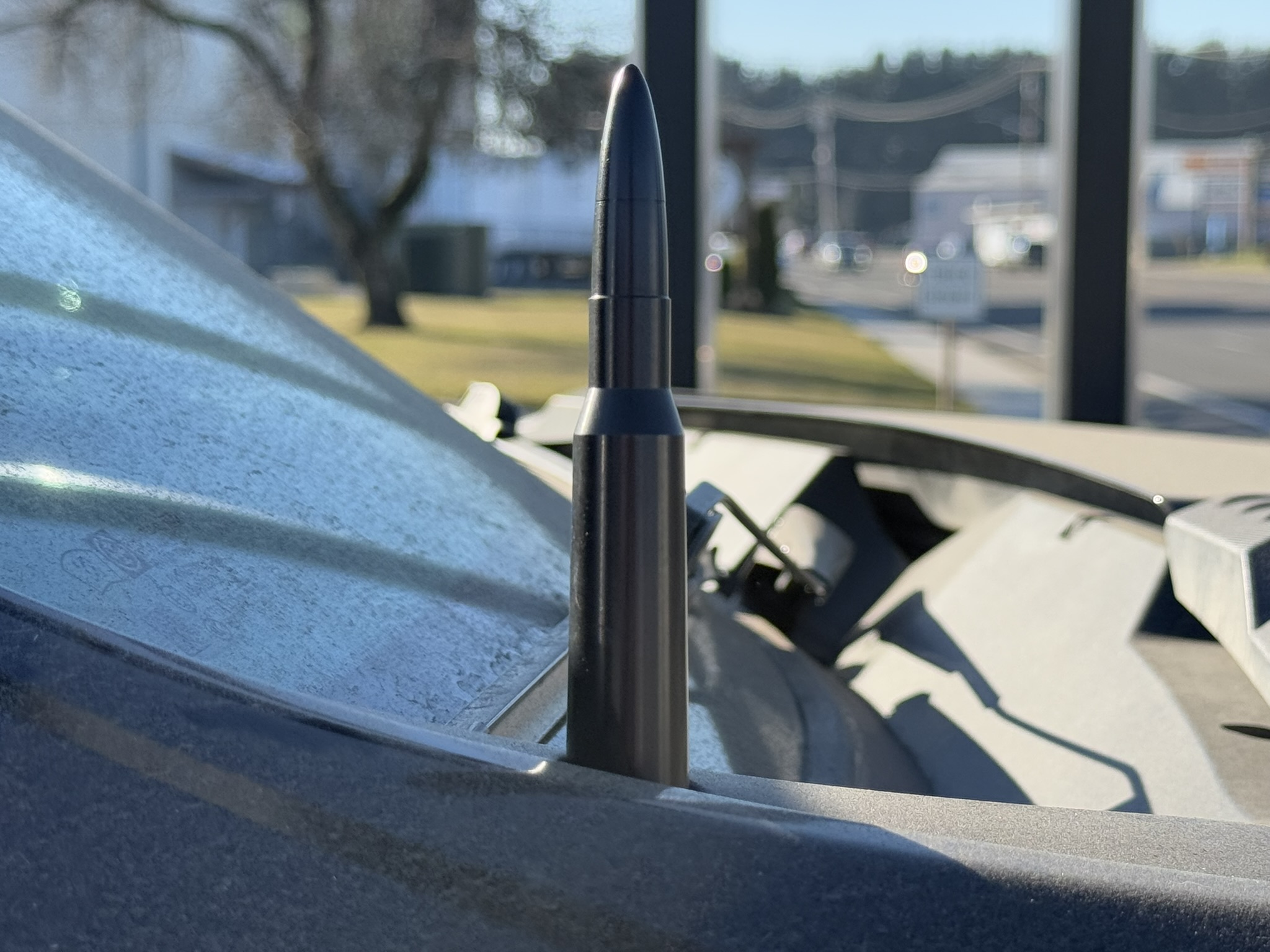 https://cdn11.bigcommerce.com/s-351ed/images/stencil/{:size}/products/29867/281434/the_stubby_antenna_for_chevrolet_silverado_3500hd_4th_gen_2020_to_2025_bullet_NUHCGNA_29867__20688.1745527179.jpg?c=2