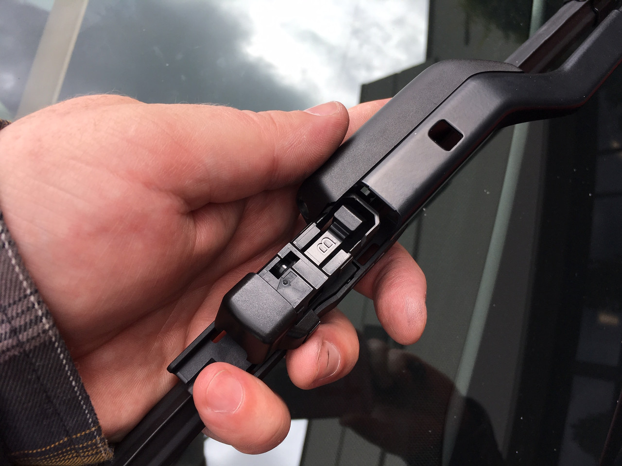 High Performance Wiper Blades for Tesla Model Y Juniper 2026 to 2028 PIAA Si-Tech Blade Kit (Driver and Passenger Blades)