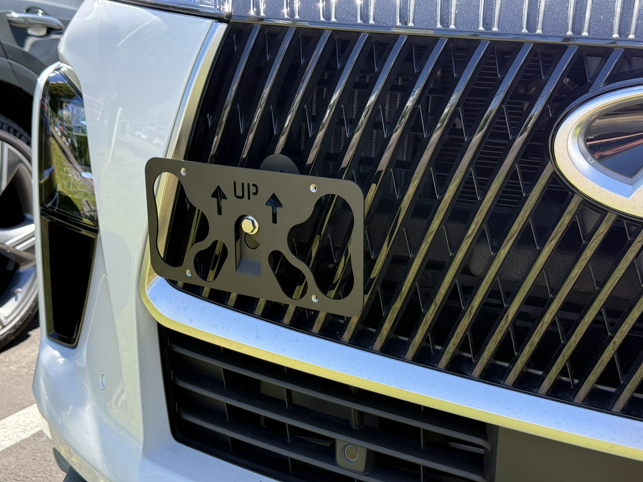 The Platypus License Plate Mount for INFINITI QX80 3rd gen Z63 2025 to 2025