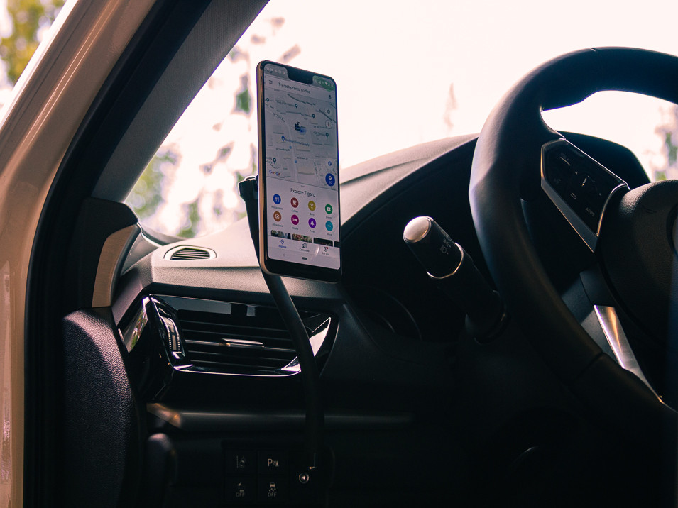 The Gemini Phone Mount for Honda Insight 3rd gen 2019 to 2022 Qi2 Charger